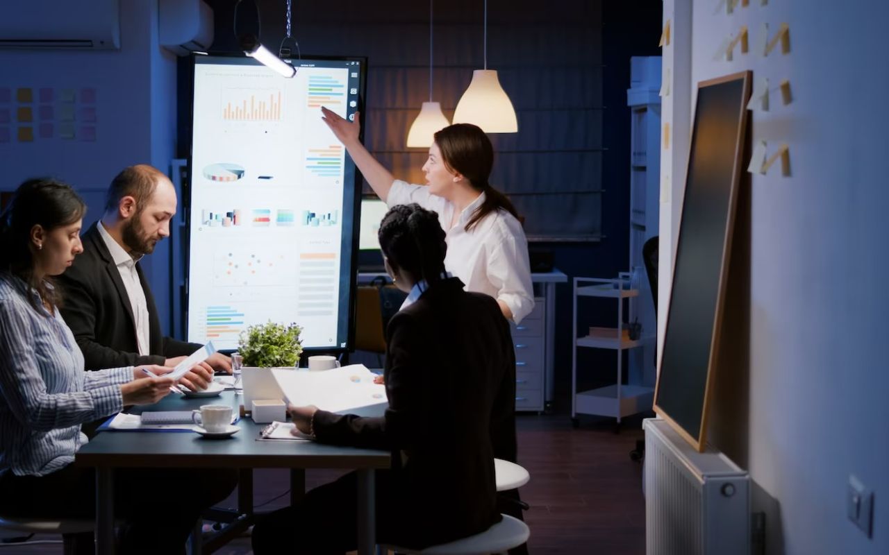 Illustration of Nuna's success story, showcasing the power of business with OKRs in driving team performance.