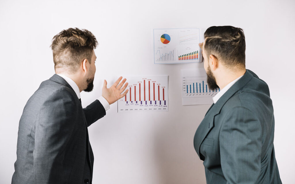 Comparison between KPIs and OKRs in business management
