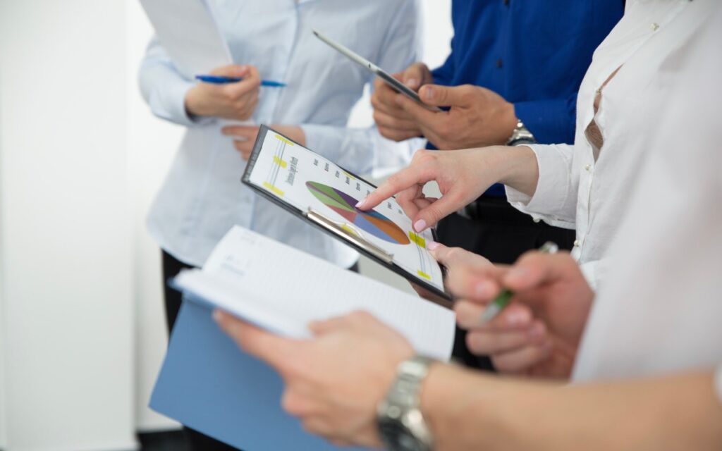 Graph showing KPIs for measuring employee engagement and retention trends over time